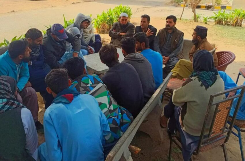  میکو ٹیکسٹائل مزدوروں کا اجلاس، روزگار کی بحالی تک جدوجہد جاری رکھنے کا عزم
