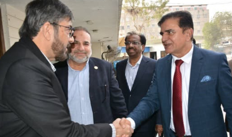  آجران صنعتی اداروں اور محنت کشوں کو سوشل سیکیورٹی اسکیم میں رجسٹر کروائیں ، کمشنر سیسی