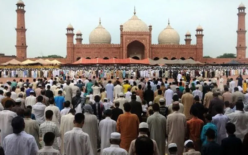  ملک بھر میں عید الفطر منائی جارہی ہے محنت کش طبقے کی ملک کی سلامتی کے لیے دعائیں