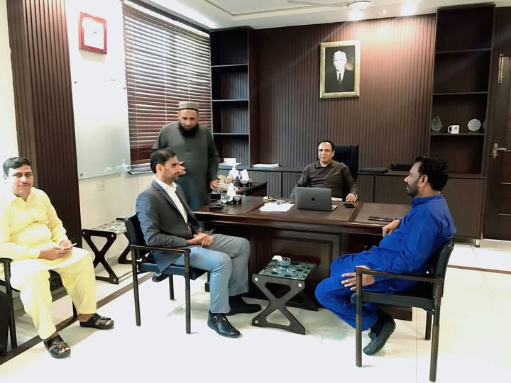  پنجاب میں کم از کم اجرت پر عملدرآمد یقینی بنایا جائے، لیبر رہنماؤں کا مطالبہ