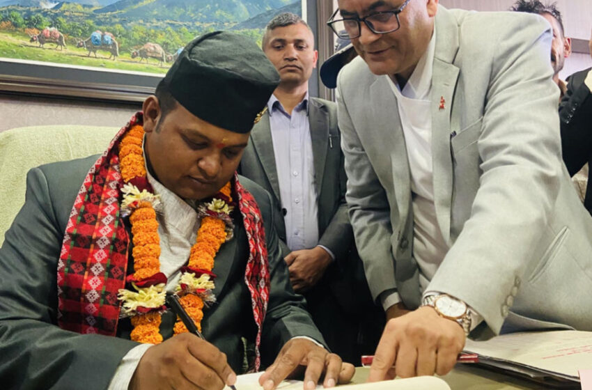  خلیجی ممالک میں بحران کے دوران نیپال میں نئے وزیر محنت کی تعیناتی