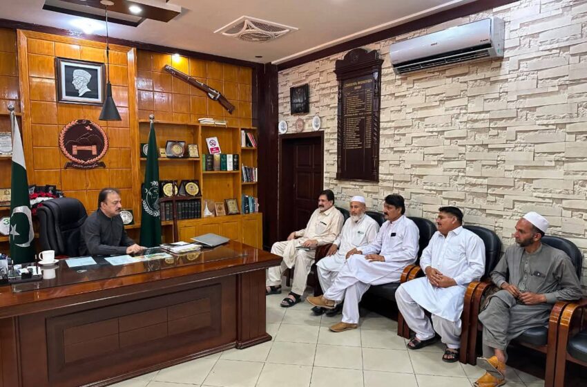  محنت کش لیبر فیڈریشن کی کمشنر مردان سے ملاقات، مزدور مسائل پر تفصیلی گفتگو